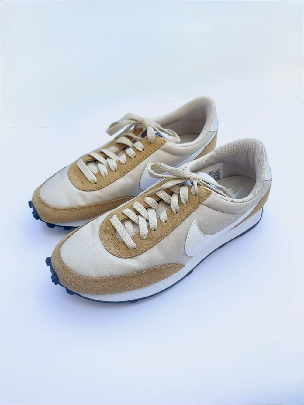 2021 Nike Daybreak 'Rattan' Retro Runner Sneakers Beige & White Women's Size 8